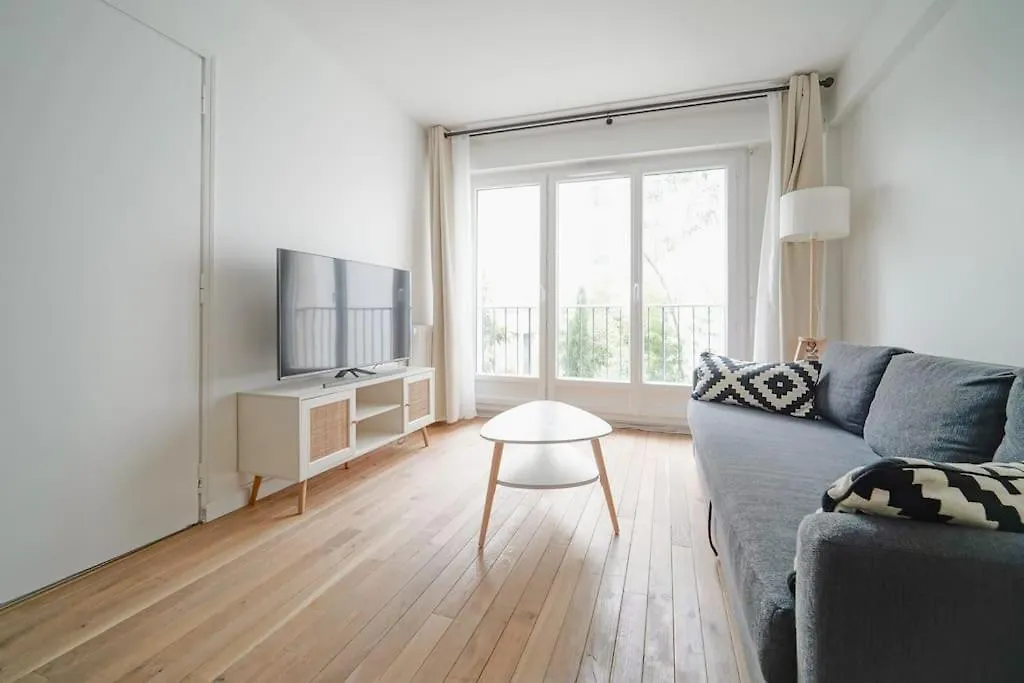 Spacious 1br In 10th District Appartement Paris
