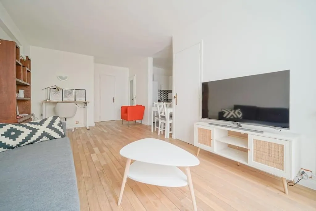 Appartement Spacious 1br In 10th District *