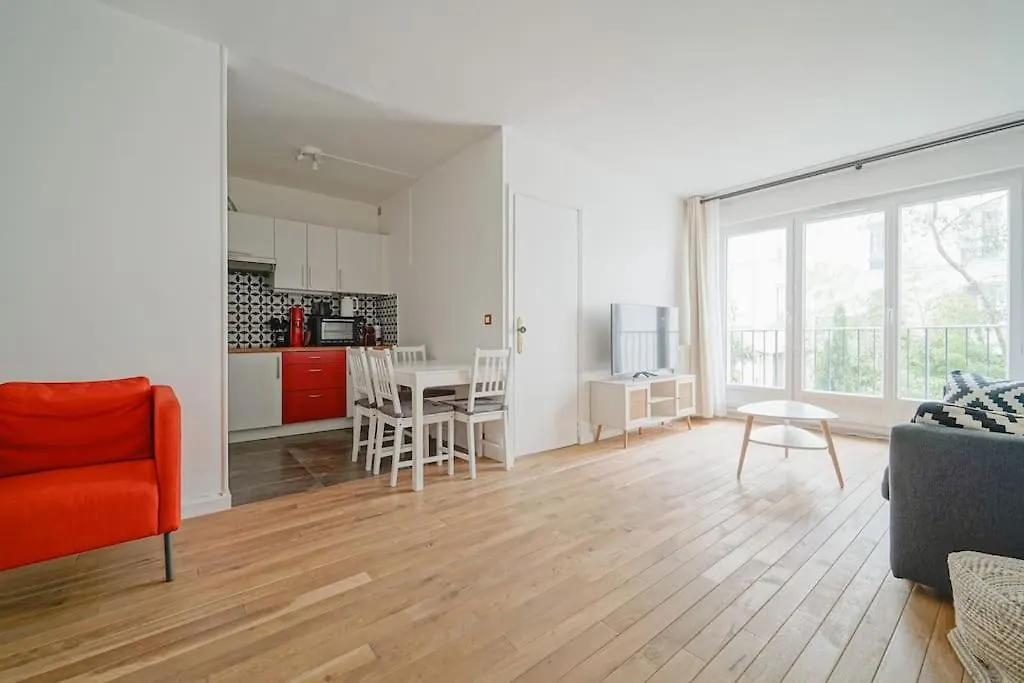 Spacious 1br In 10th District Paryż